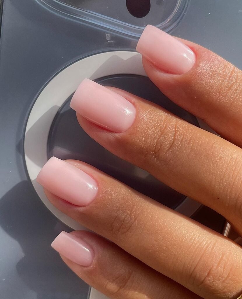 Simple light pink nails design